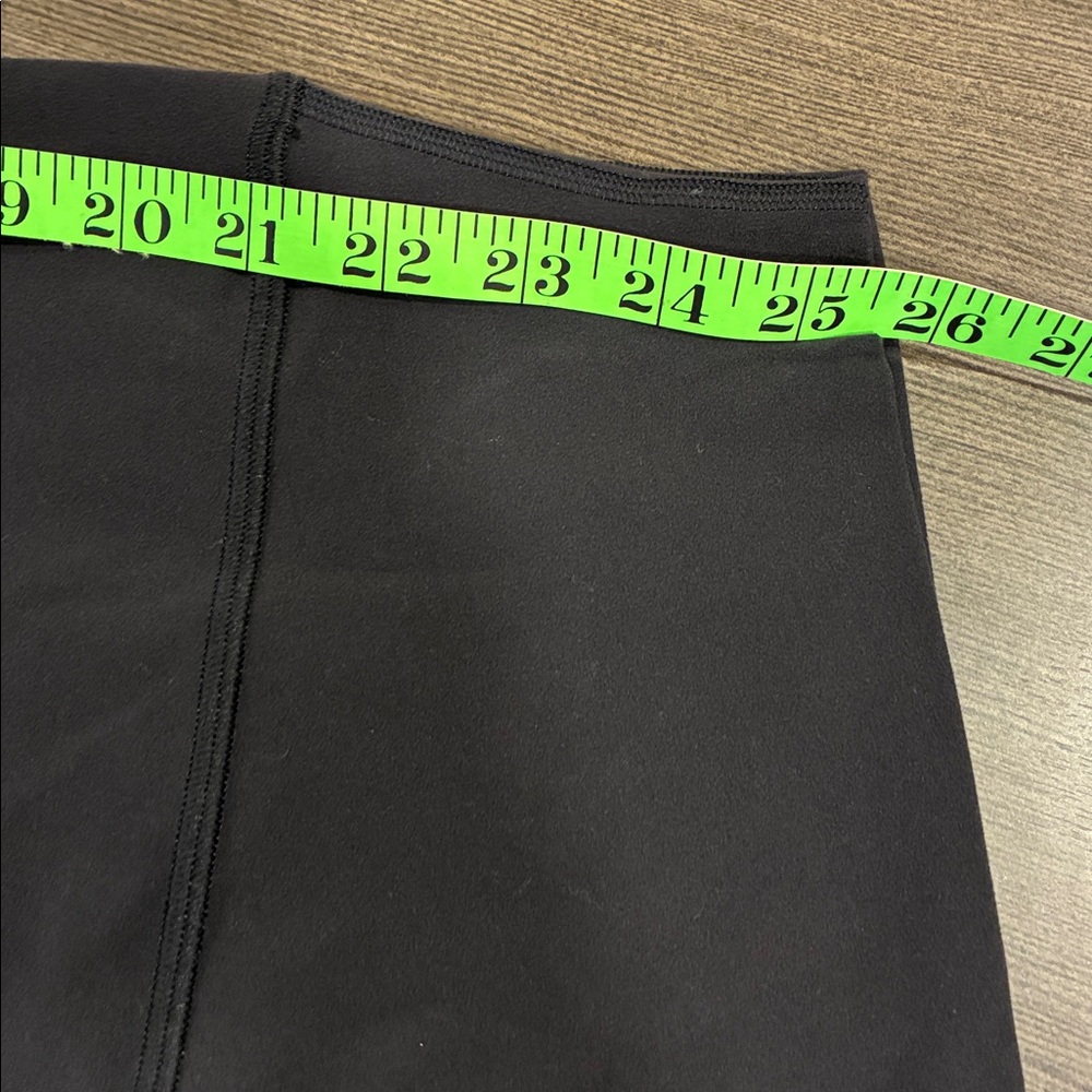 Lululemon Black Align 17” Crop Highrise Leggins - Picture 10 of 10